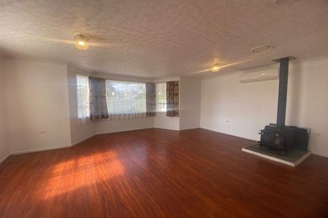 Photo of property in 115 View Road, Sunnyvale, Auckland, 0612