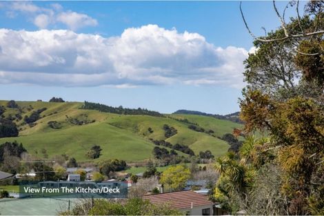 Photo of property in 86 Garfield Road, Helensville, 0800
