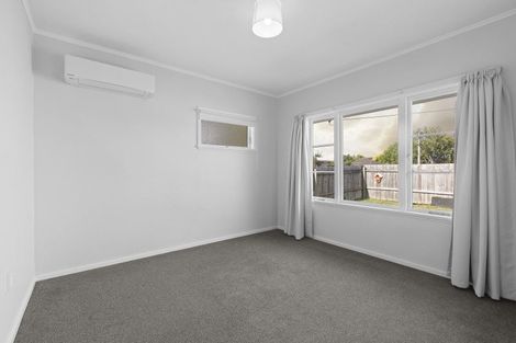 Photo of property in 2 Old Farm Road, Hamilton East, Hamilton, 3216