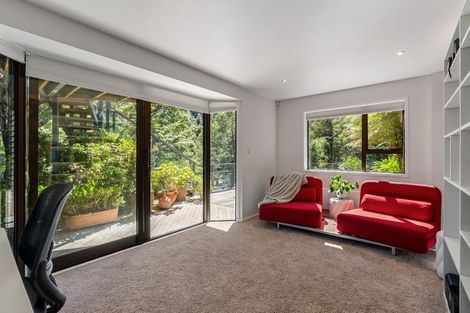 Photo of property in 136 Cheviot Road, Lowry Bay, Lower Hutt, 5013