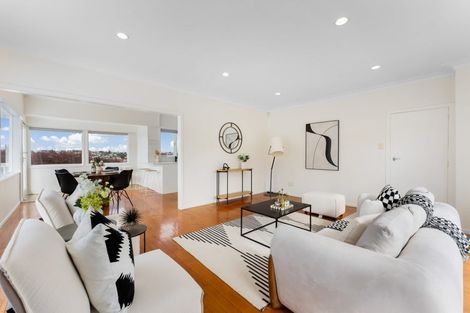 Photo of property in 1/113 Coronation Road, Hillcrest, Auckland, 0627