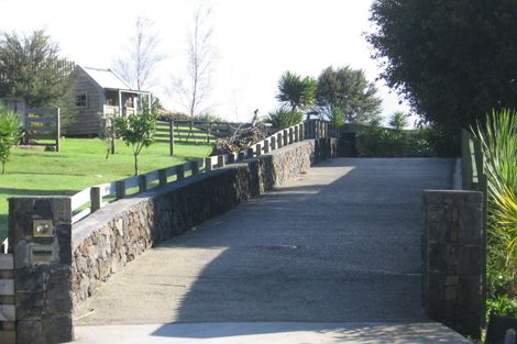 Photo of property in 4 Laingfield Terrace, Laingholm, Auckland, 0604