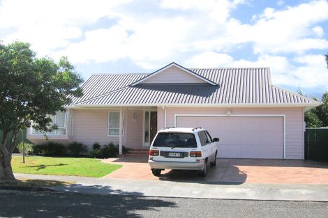 Photo of property in 1 Laredo Grove, Totara Park, Upper Hutt, 5018