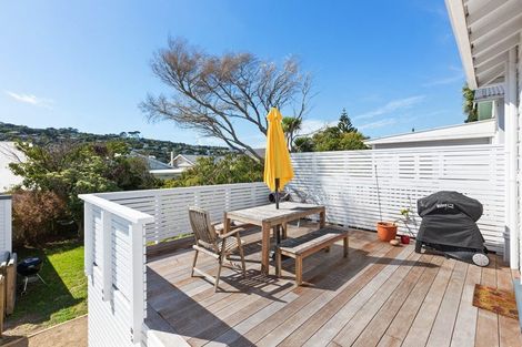 Photo of property in 81 Eden Street, Island Bay, Wellington, 6023