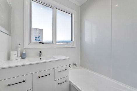 Photo of property in 12 Craig Street, Stratford, 4332