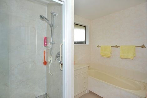 Photo of property in 42 Karnak Crescent, Russley, Christchurch, 8042