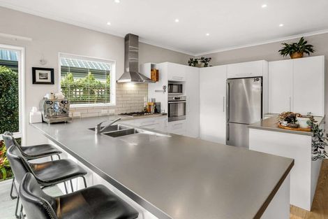 Photo of property in 42 Manapouri Crescent, Hokowhitu, Palmerston North, 4410