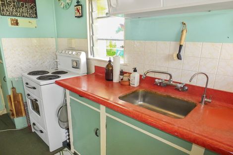 Photo of property in 31 Shortt Street, Foxton Beach, Foxton, 4815