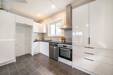 Photo of property in 26 Queens Drive, Kilbirnie, Wellington, 6022