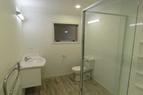 Photo of property in 4/50 Banbury Crescent, Fairfield, Hamilton, 3214