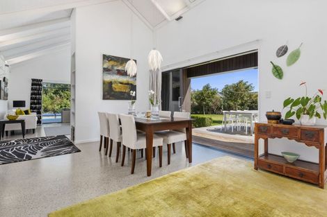 Photo of property in 102 Oxford Street, Martinborough, 5711