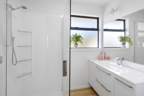 Photo of property in 30 Te Ara Crescent, Diamond Harbour, Lyttelton, 8971