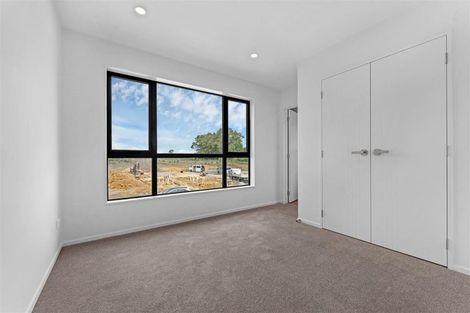 Photo of property in 12 Waimarie Drive, Karaka, 2578