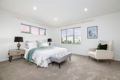 Photo of property in 17 Midhurst Avenue, Henderson, Auckland, 0612