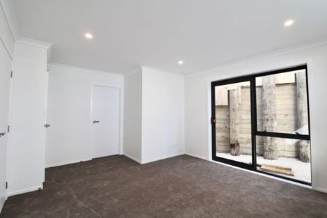 Photo of property in 210a Forrest Hill Road, Forrest Hill, Auckland, 0620