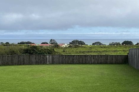 Photo of property in 22 Rawinia Place, Te Kaha, 3199