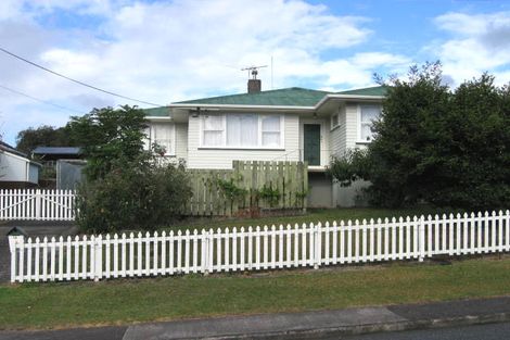 Photo of property in 15 Glen Marine Parade, Glendene, Auckland, 0602