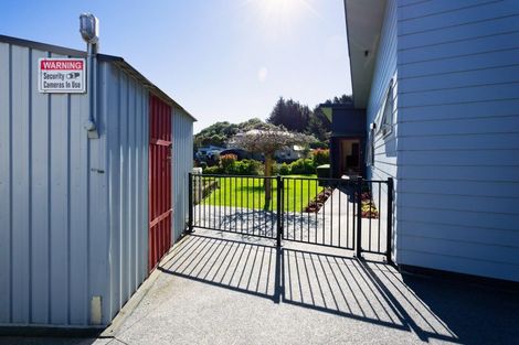 Photo of property in 61 Kotuku Road, South Bay, Kaikoura, 7300