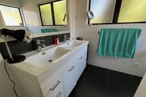 Photo of property in 5 Nicholas Road, Somerville, Auckland, 2014