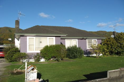 Photo of property in 42 Donnelley Drive, Wainuiomata, Lower Hutt, 5014
