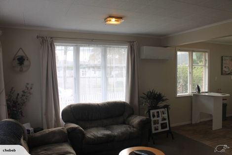 Photo of property in 1/6 Oxford Crescent, Ebdentown, Upper Hutt, 5018