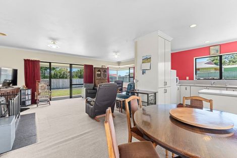 Photo of property in 6a Penrod Drive, Bell Block, New Plymouth, 4312