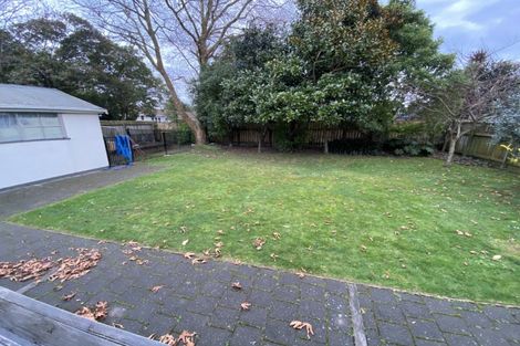 Photo of property in 27 Pahiatua Street, Hokowhitu, Palmerston North, 4410