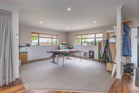 Photo of property in 177 Queen Street West, Levin, 5510