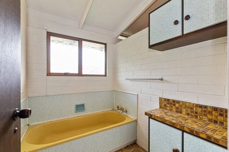 Photo of property in 7 Pakira Avenue, Glendene, Auckland, 0602