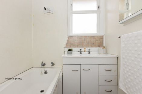 Photo of property in 80 Lipscombe Crescent, Havelock North, 4130