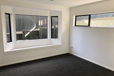 Photo of property in 1 Ryden Place, Glen Eden, Auckland, 0602