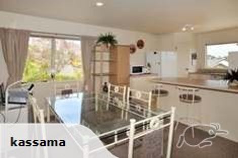 Photo of property in 12 Mandeville Place, Unsworth Heights, Auckland, 0632