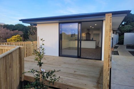 Photo of property in 107a Seaview Road, Westown, New Plymouth, 4310