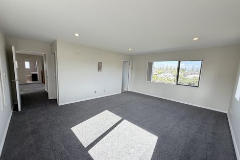 Photo of property in 76 Laurel Oak Drive, Schnapper Rock, Auckland, 0632