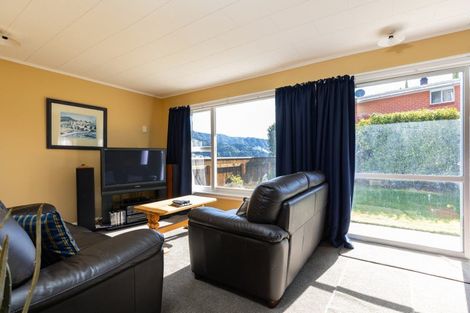 Photo of property in 14 Seaview Crescent, Picton, 7220
