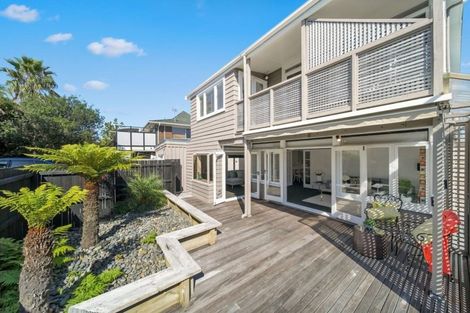 Photo of property in 1/195 Fisher Parade, Farm Cove, Auckland, 2012