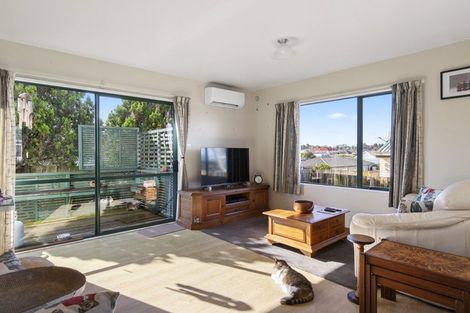 Photo of property in 2b Village Place, Tuakau, 2121