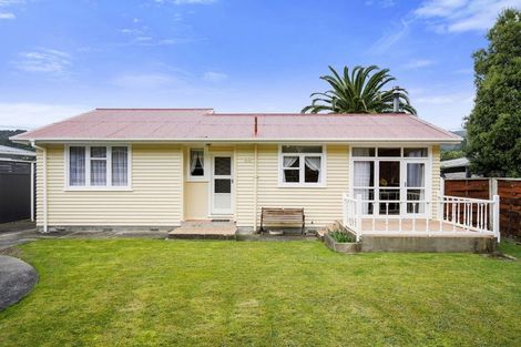 Photo of property in 170 George Street, Stokes Valley, Lower Hutt, 5019