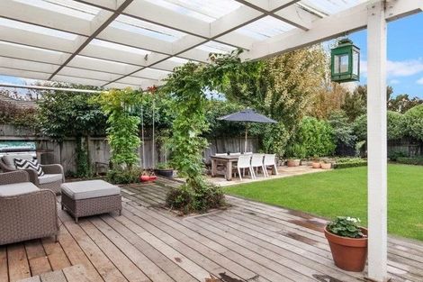 Photo of property in 56 Winton Street, St Albans, Christchurch, 8014