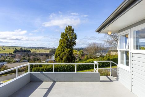 Photo of property in 18 Scenic Heights, Acacia Bay, Taupo, 3330