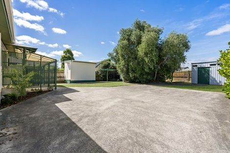 Photo of property in 4 Candia Road, Swanson, Auckland, 0612