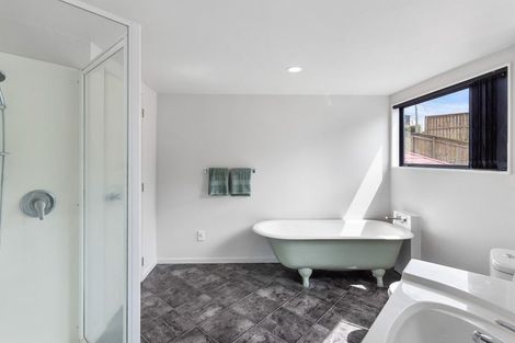 Photo of property in 86 Wade River Road, Stanmore Bay, Whangaparaoa, 0932