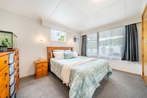 Photo of property in 53 Kashmir Avenue, Clouston Park, Upper Hutt, 5018