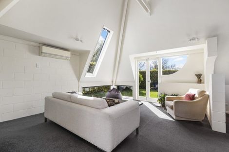 Photo of property in 2 Marnane Terrace, St Andrews, Hamilton, 3200