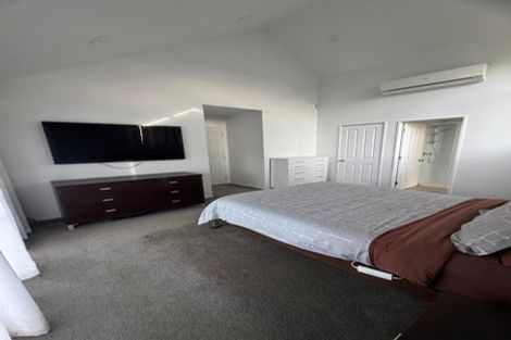 Photo of property in 80 View Ridge Drive, Ranui, Auckland, 0612