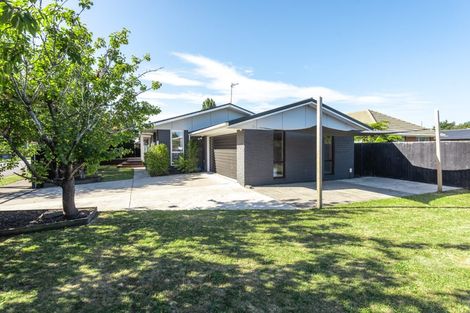 Photo of property in 1/2 Sarabande Avenue, Redwood, Christchurch, 8051