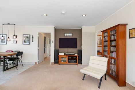 Photo of property in 18 Gandalf Crescent, Paraparaumu, 5032