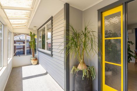 Photo of property in 18 Walton Road, Paraparaumu Beach, Paraparaumu, 5032