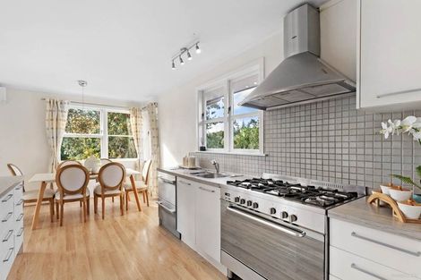 Photo of property in 53 Eskdale Road, Birkdale, Auckland, 0626