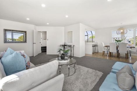 Photo of property in 2/94 Norwood Road, Bayswater, Auckland, 0622